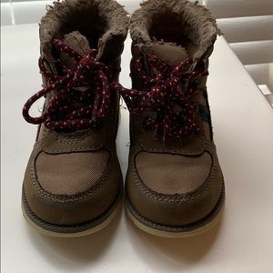 Snow boots